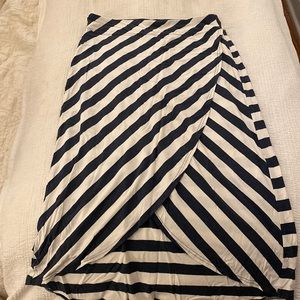 Athleta Midi skirt navy and white stripe